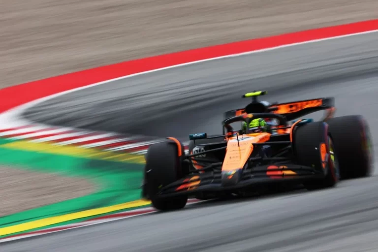 McLaren transforma Trafalgar Square em palco de velocidade e inovação